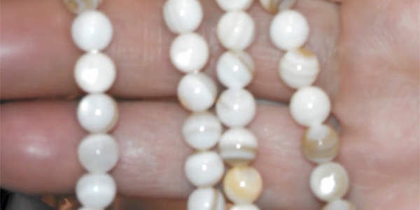 Bogo Arty Mother of Pearl Mala Beads Strand